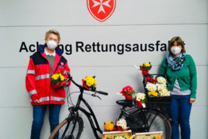 Malteser Tirol Blumengruss fuer Betreute Jaegerbauer 3