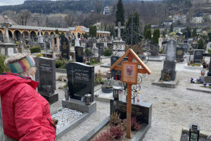 Malteser Tirol Besuch der Ostergraeber 8