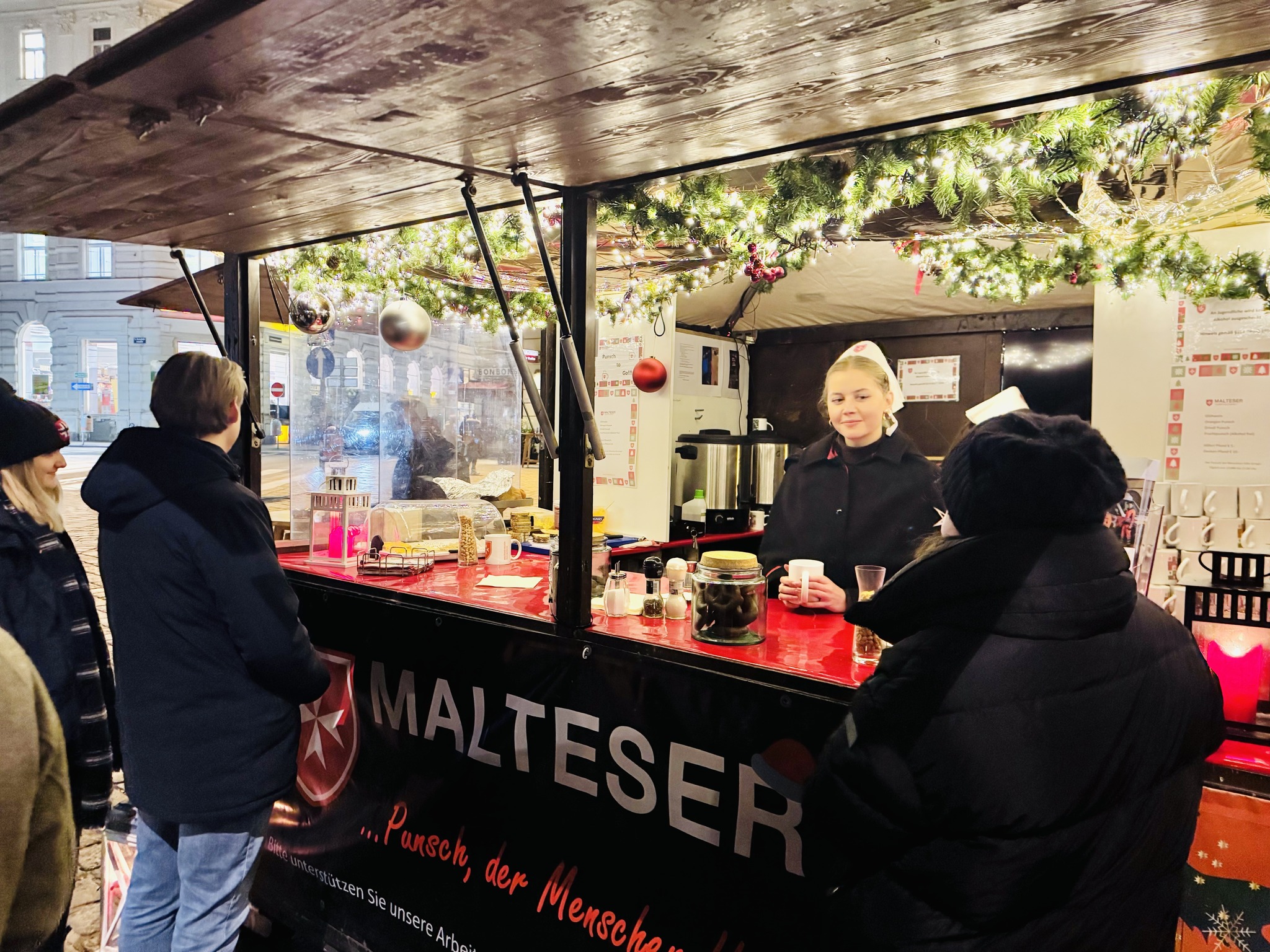 Malteser Wien Punschstand Freyung 01