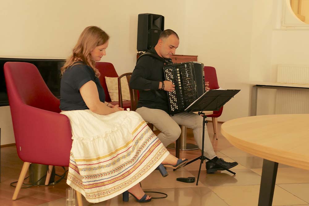 Malteser Ordenshaus Konzert Sopran und Akkordeon 03 Malteser Ordenshaus Konzert Sopran und Akkordeon 03